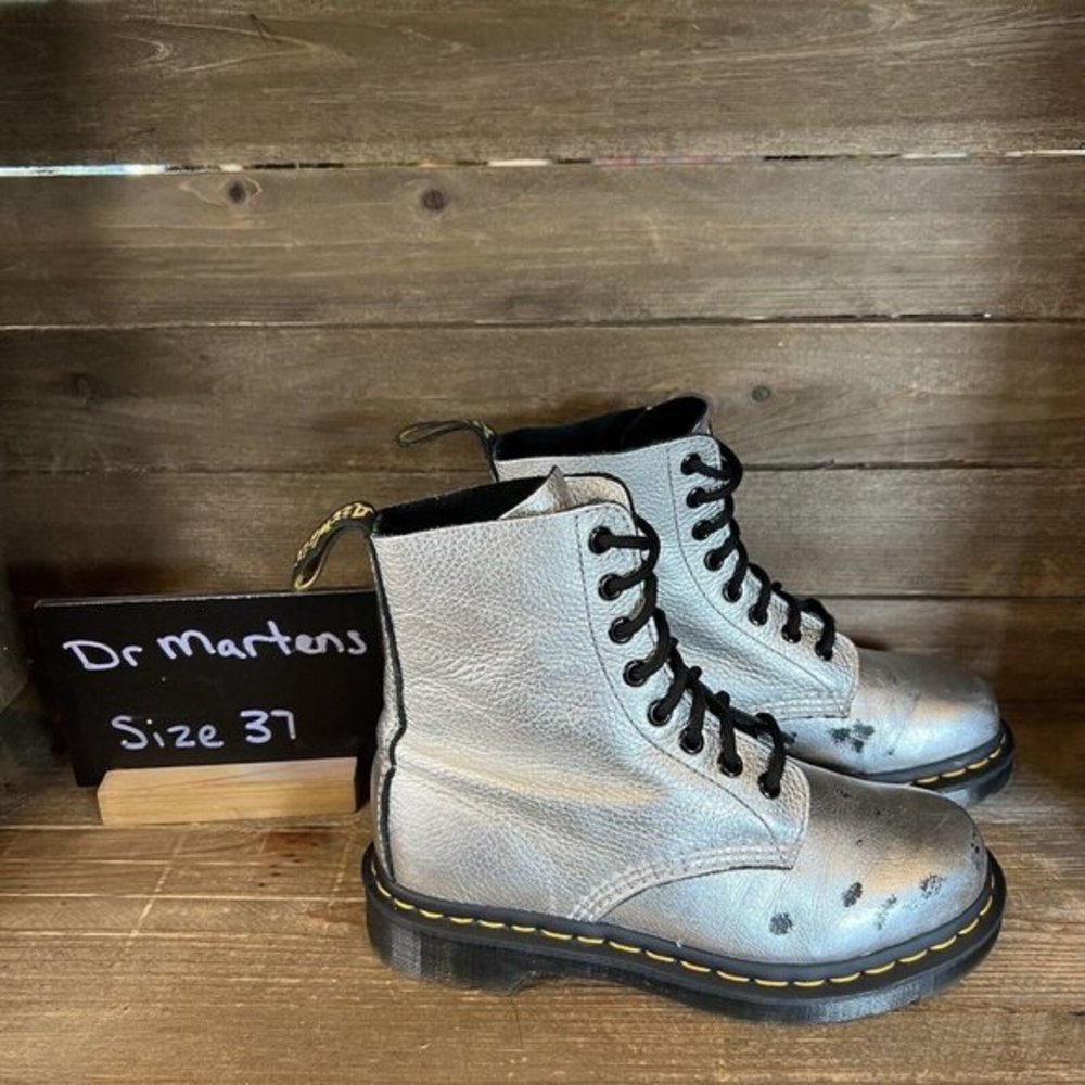 Womens Dr Martens Silver Leather Lace Up Pascal Met Ankle Boots Size 6 M GUC - Picture 1 of 6